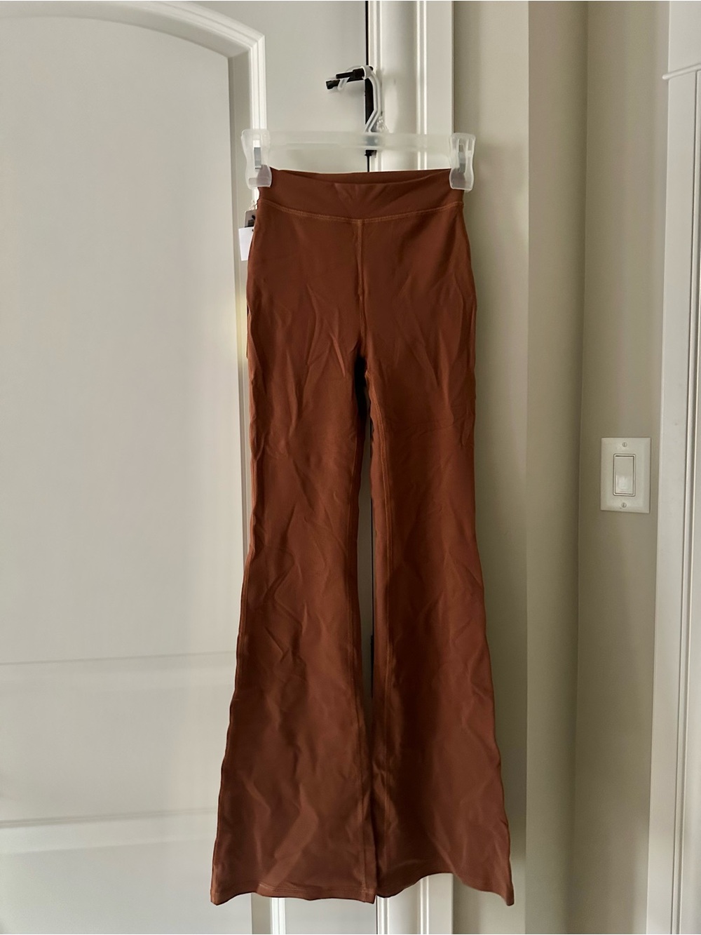 Aritzia Women's Brown Flared Leggings Tulip Pants Activewear NWT XXS